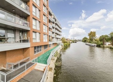 High Street, Brentford, TW8