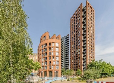 Mercury Walk, London, E14